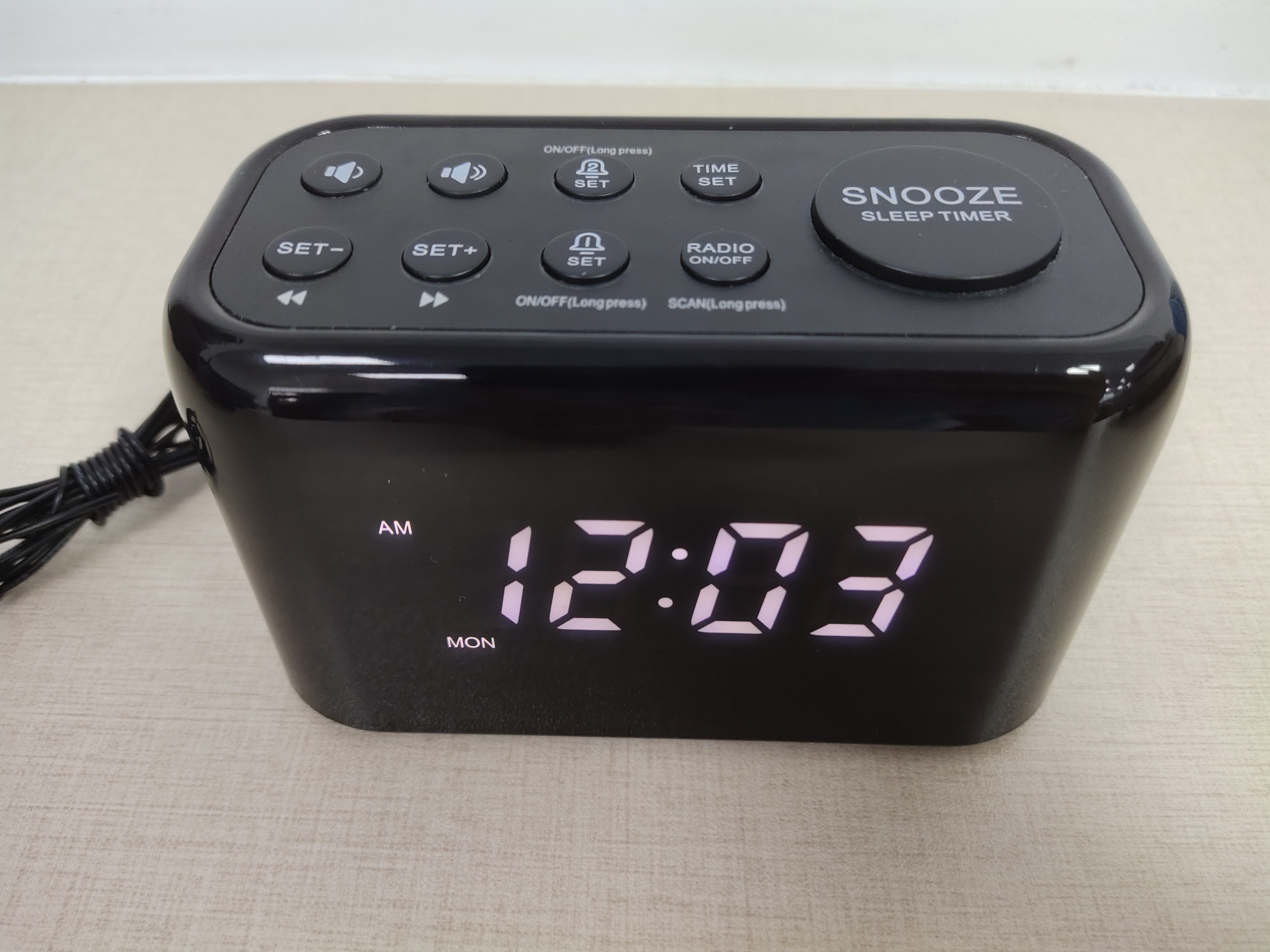 Dual Alarm Clock Radio for Bedroom with 6 Degreed Bightness Control